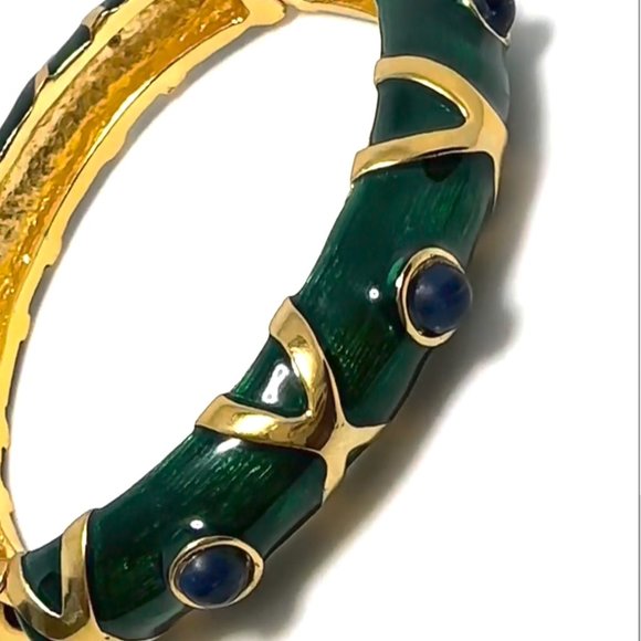 KENNETH JAY LANE, TWO TONE ENAMEL BANGLES-GREEN/BLUE CABOCHONS - Picture 4 of 9